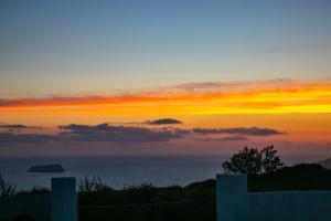 Caldera Sunset Villa Santorini Greece