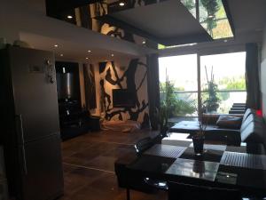 Fine Designed Flat 302