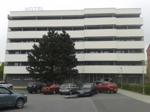 3 star hotel Hotel Slezan Brunt&aacute;l Cehia