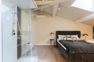 Living Walls Florence Apartments