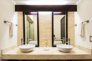 Corto Maltes 203 Apt 2 bedroom ocean view