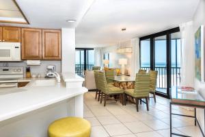 Two-Bedroom Suite - Beachfront room in Pointe Estero Resort