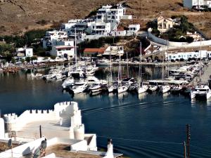 Enjoy Cyclades Apartments Kythnos Greece