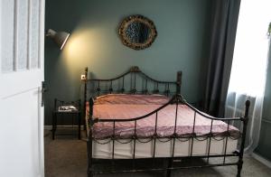 Classy green Old town apartment