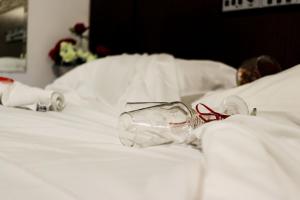 MOTEL SHAMPOO (Adult Only)