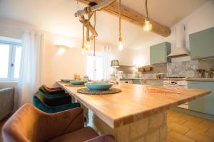 B&B / Chambres d'hotes La Bastide des Bourguets Adults Only, Mont Ventoux : photos des chambres