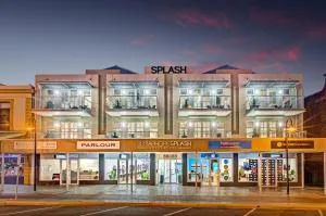 Semaphore Splash Apartments - Semaphore