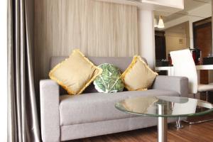 Gorgeous 2BR Apartment at Gateway Pasteur near Exit Toll By Travelio