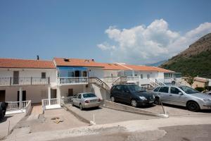 Apartments Đurašević Ivo - 3hvězdičkové hotely ve městě Sveti Stefan