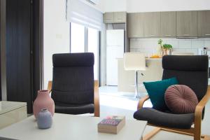 Phaedrus Living: Seaside Luxury Flat Natalia House 102