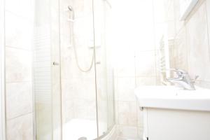 London Deluxe Four Bedroom House