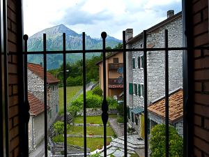 Private Alpine Retreat with Garden
