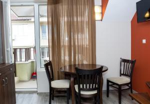 Private Maisonette w Terrace View Port Varna