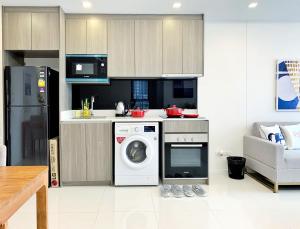 Sukhumvit Asok Modern Suite