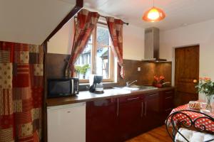 Appartements RIBEAUVILLE city center - Gite des Menetriers, LE RIESLING - : photos des chambres