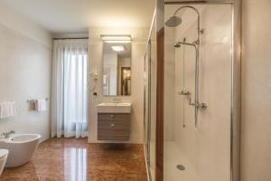 Ca Del Monastero 3 Collection Apartment for 4 Guests with Lift
