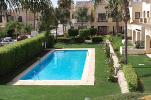 Townhouse overlooking the pool