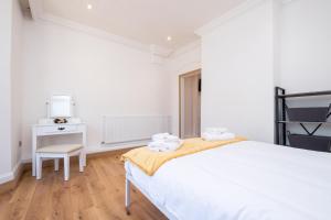 Birch - Three Tuns Apartments - Pettistree, Wickham Market - by Aldeburgh Coastal Cottages