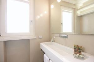 Le Nuove Cadreghe Apartments