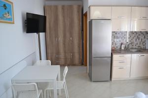 Seaview Bay Studio & Private Garage