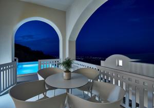 Star Infinity Suites Santorini Greece