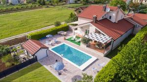 Three Bedroom Villa with Pool room in Villa Maca