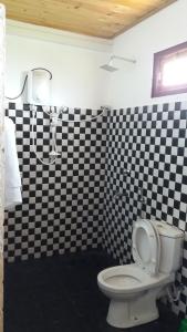 Shan Guest and Restaurant Nilaveli