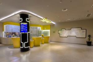 Yello Hotel Jemursari