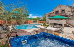 Apart Complex Villa Anja - 3hvězdičkové hotely ve městě Sveti Lovreč Pazenatički