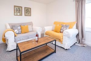 Elm - Three Tuns Apartments, Pettistree, Wickham Market - by Aldeburgh Coastal Cottages