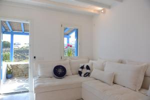 Luxury White Maisonette Myconos Greece