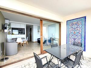 Palm Beach, Enchanting sea View and Beach Access