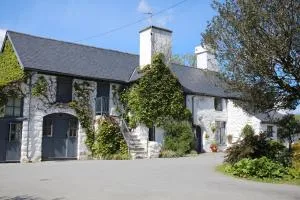 Dolgun Uchaf Historic B&B and Cottages in Snowdonia - Llanfachreth