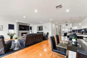 BENGALEE EXECUTIVE TOWNHOUSE- MODERN & STYLISH