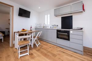 Weeping Willow - Three Tuns Apartments, Pettistree, Wickham Market - by Aldeburgh Coastal Cottages