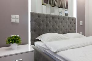 Royal Art-apartment on Skoryka 26