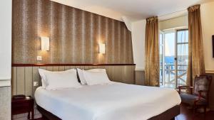 Hotels Hotel Le Beaufort : Chambre Double Confort avec Vue sur Rue