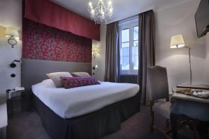 Hotels Chateau des Comtes de Challes : photos des chambres