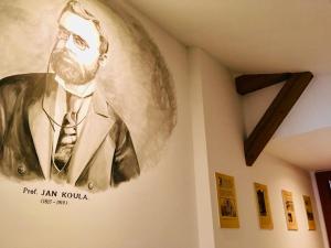 The Old Town Square & Parizska Apartments