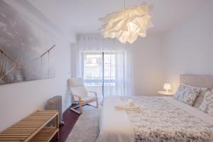 Music House 3 bedroom Apt w garage