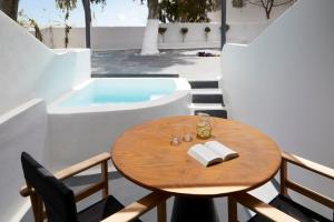 Kalisti Hotel & Suites Santorini Greece