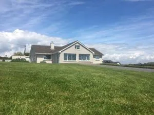 Follies - Ocean Views - on Greenway - 邓加文