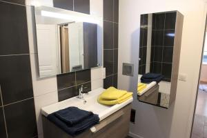 Appartements Studio hyper centre ville Epernay - Champagne : photos des chambres