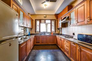 Hostie - 4BHK Apartment with lift near Greater Kailash, South Delhi