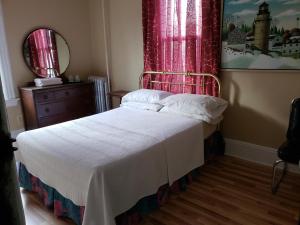  Double Room with Shared Bathroom room in Harbor House Bed and Breakfast