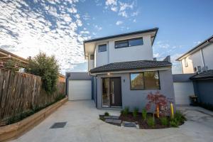 Trendy sweet home 4Beds@Blackburn South