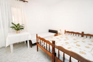 Studio with Terrace and Sea View room in Apartments with a parking space Metajna Pag - 208