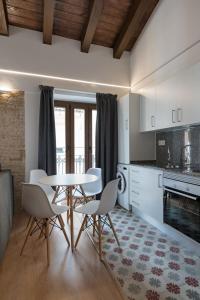 Duplex Apartment room in Old Town Flats Casa Burguerini