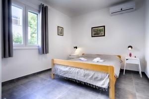 One-Bedroom Apartment with Terrace room in Apartments and rooms by the sea Komiza Vis - 1151