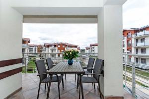 Gold - Neptun Park by OneApartments